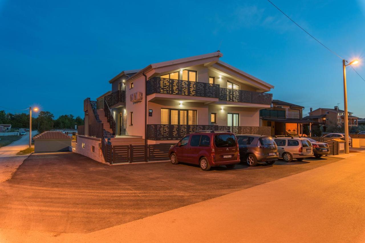 Natalija Apartment *
